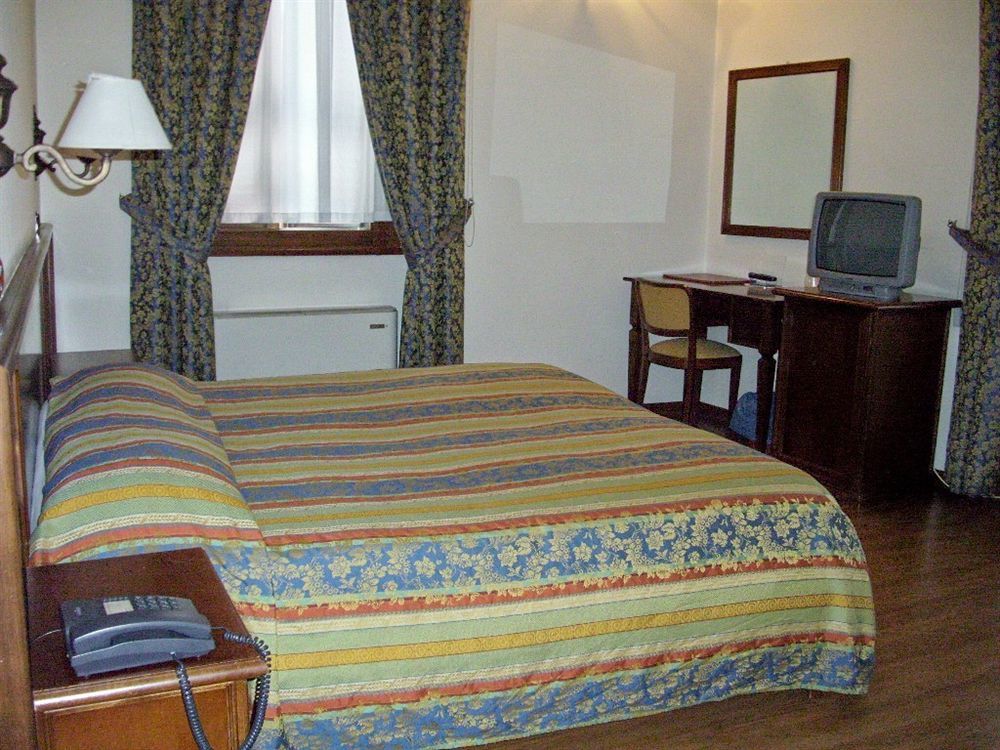 Hotel Sebino Sarnico Exterior foto